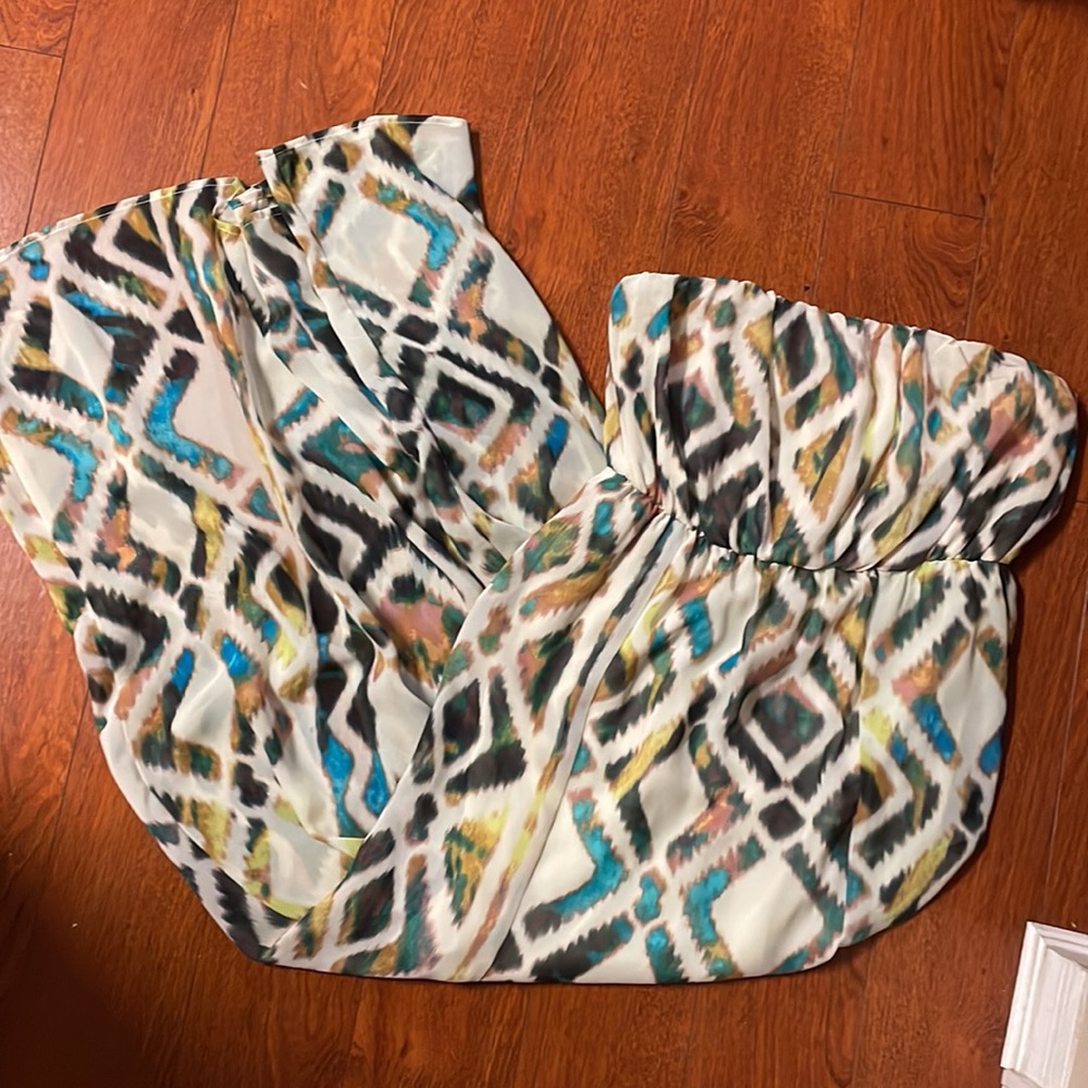 Patterned strapless maxi dress